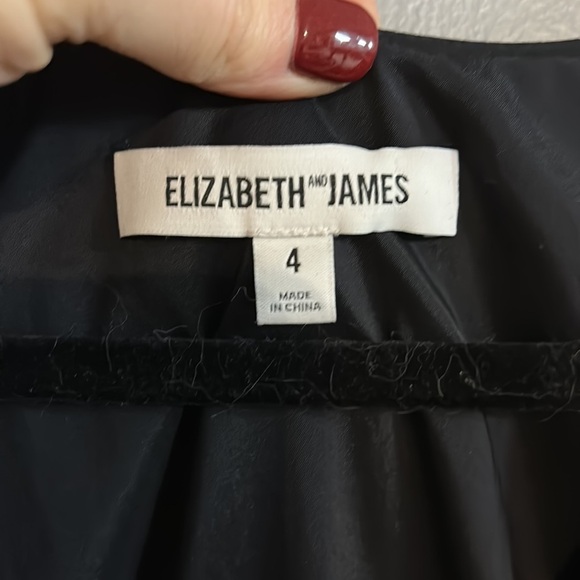 ELIZABETH & JAMES Black Silk Surplice Flyaway Dress size 4 - Picture 4 of 6